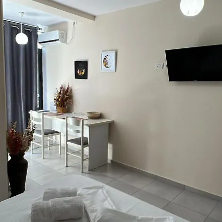 Urban Retreat 公寓 地拉那